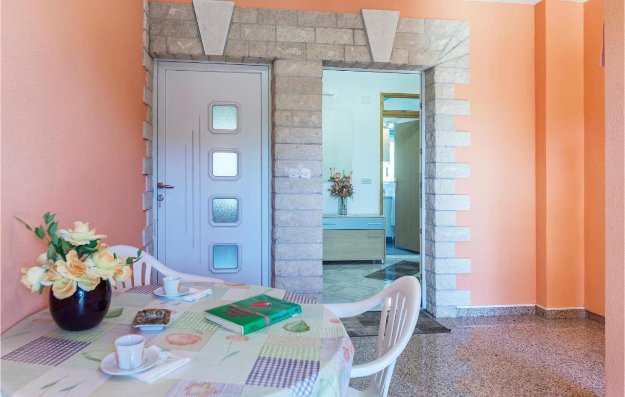 2 Bedroom Lovely Apartment In Labin Labin  Exteriör bild