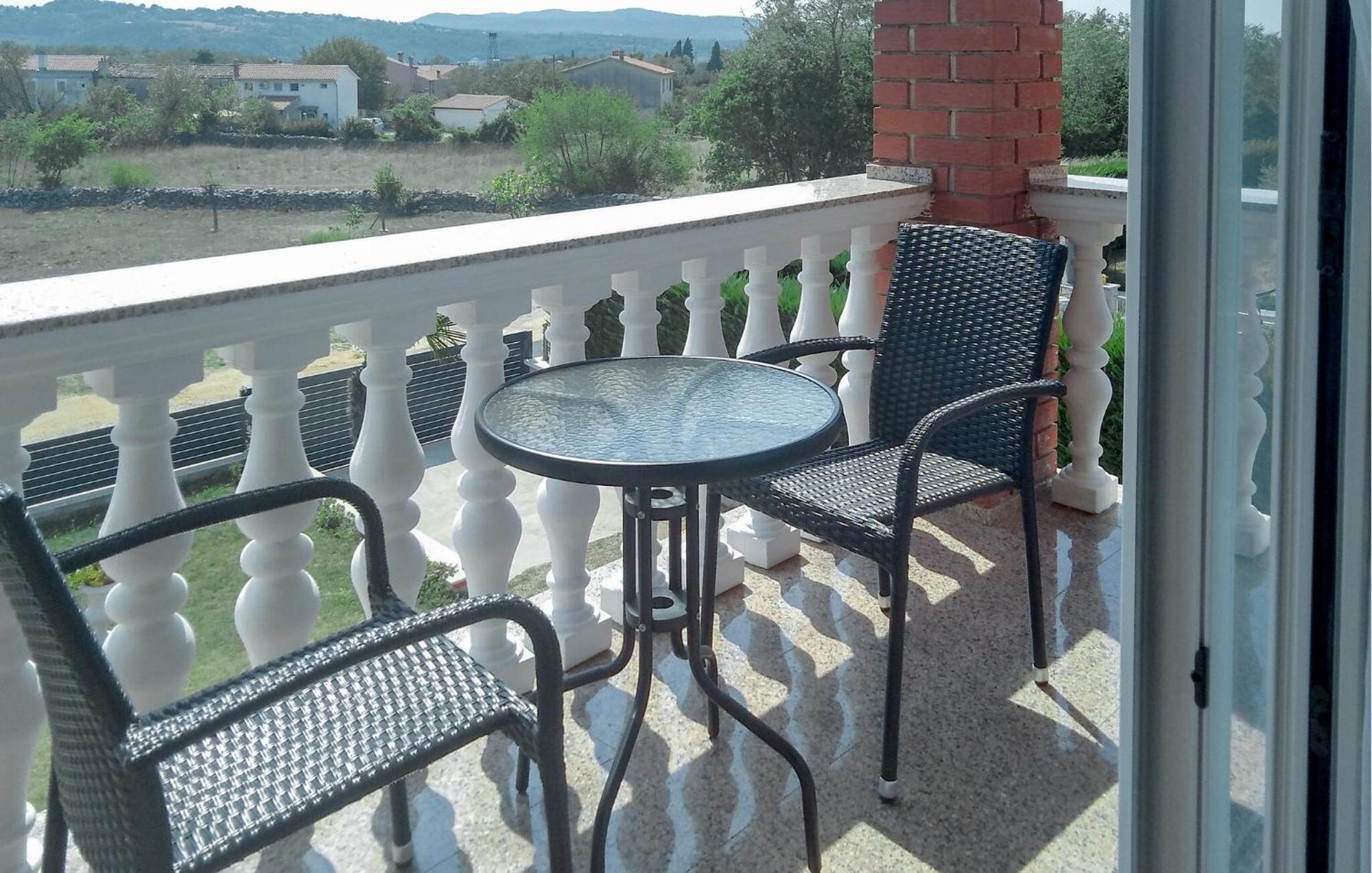 2 Bedroom Lovely Apartment In Labin Labin  Exteriör bild